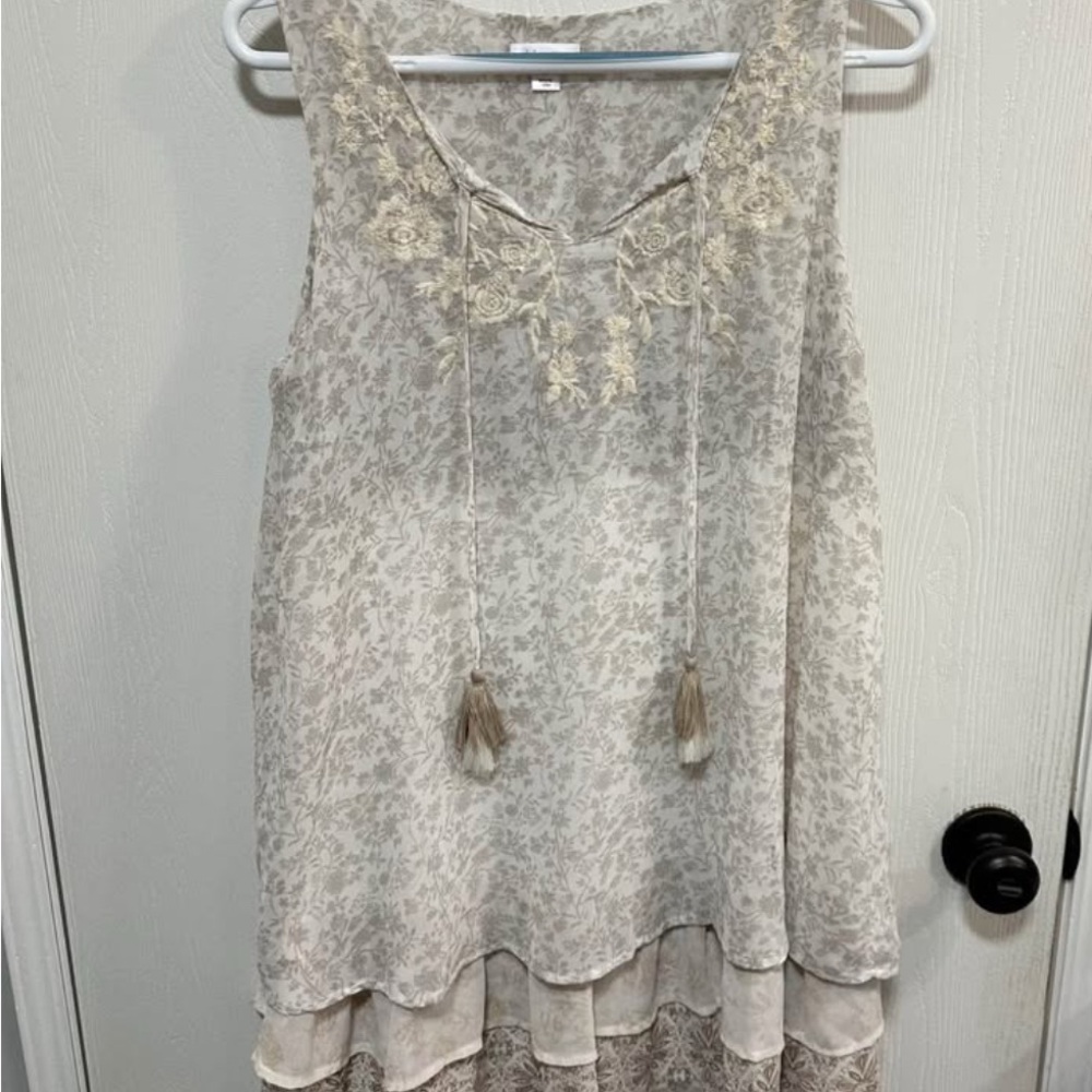Floral Lace Trim Sleeveless Top